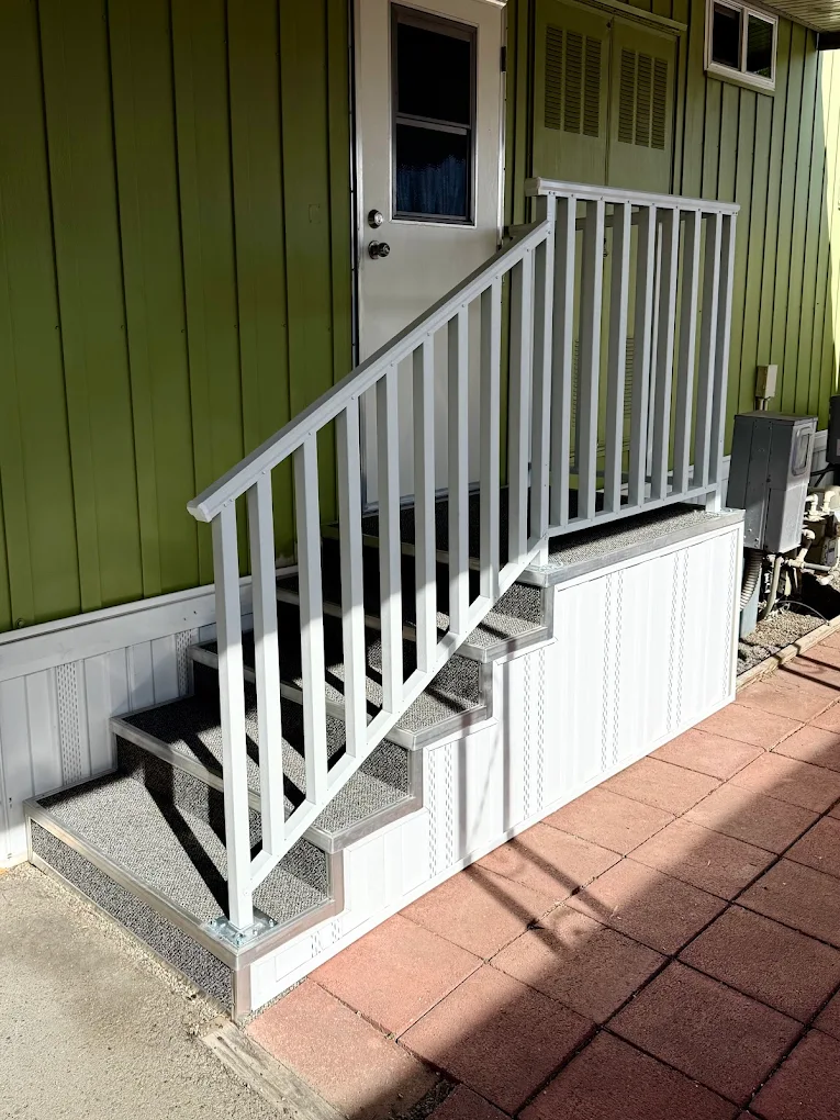 Entry stairs and railing
